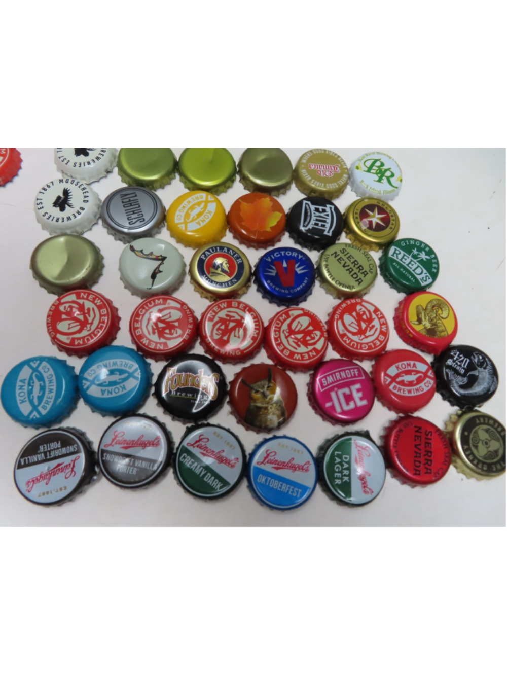 Large Lot Bottle Beer Caps Crafting 32 Reeds Smirnoff Leinenkugels